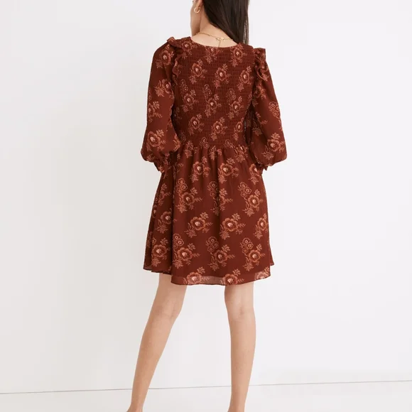 NWOT LucieV-Neck smocked Midi Dress,‎ Small Size - Picture 2 of 12